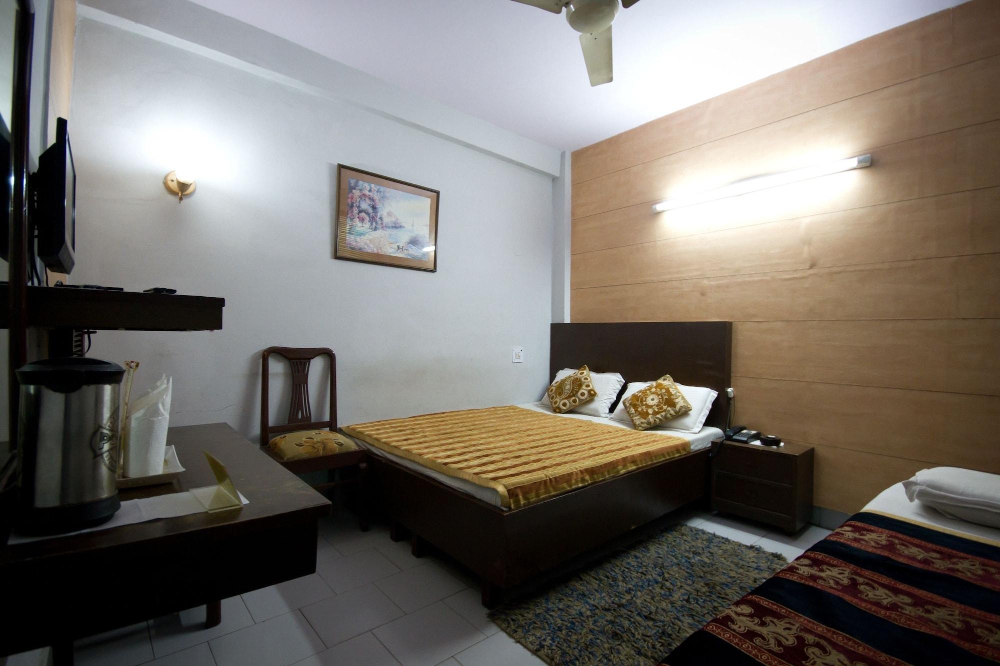 Hotel Woodland Deluxe New Delhi Ngoại thất bức ảnh