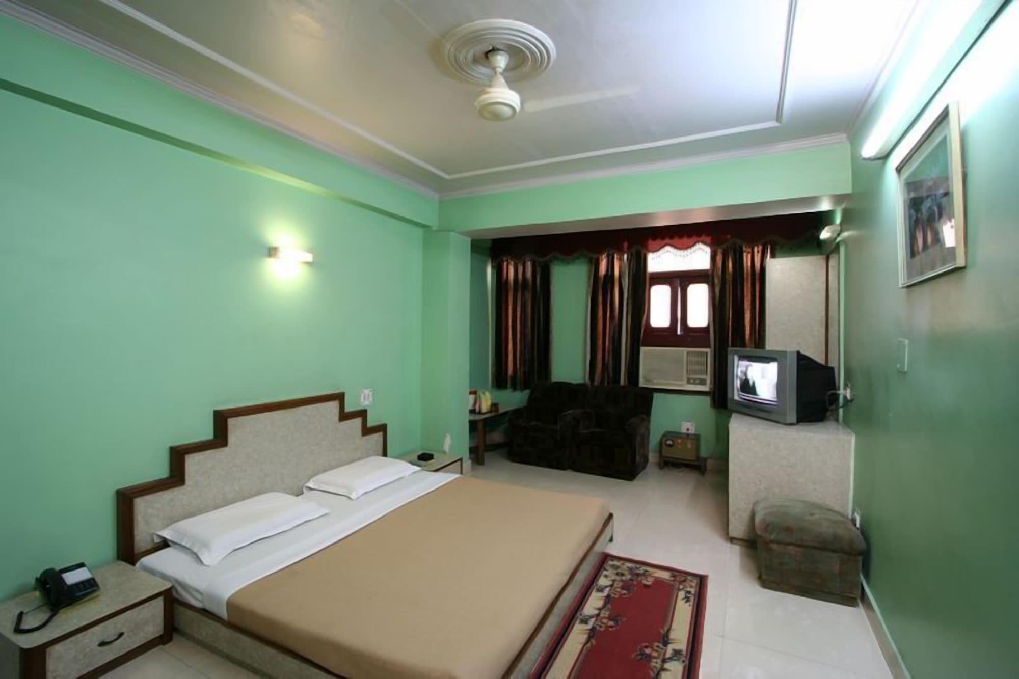 Hotel Woodland Deluxe New Delhi Ngoại thất bức ảnh